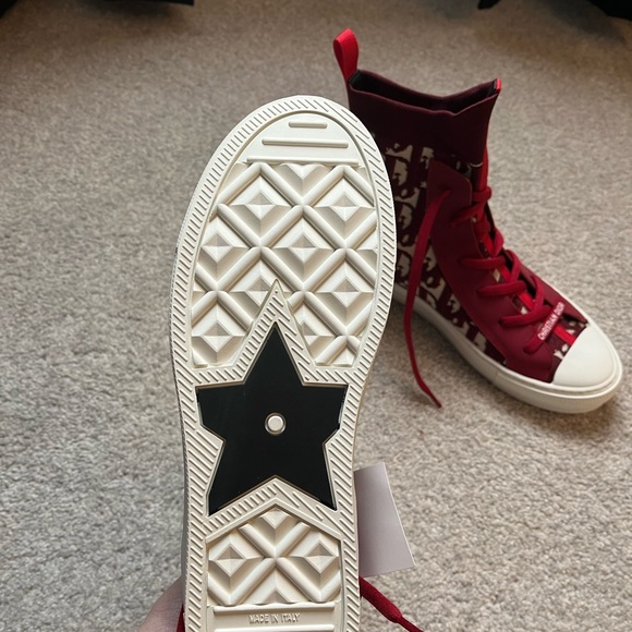 BRAND NEW never worn Christian Dior Sneakers. Red. High top - Picture 4 of 4
